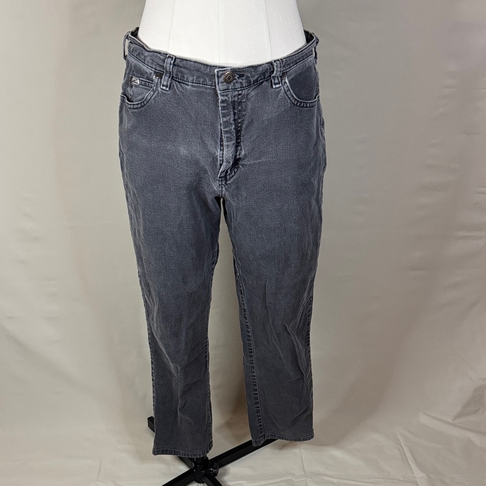 💖 2/$25 Lee Relaxed Straight Leg at the Waist Jeans